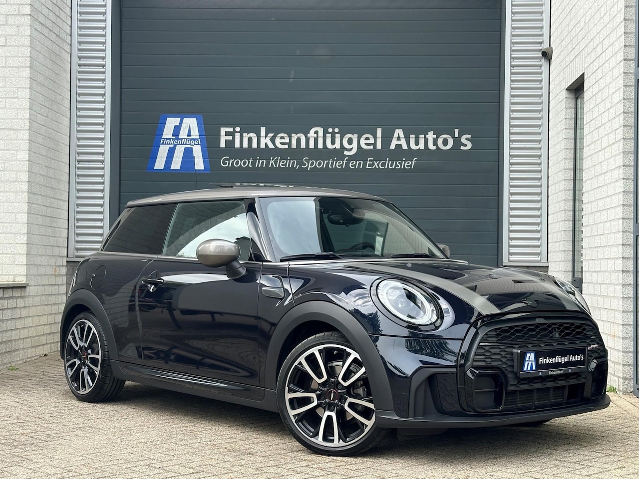 MINI Cooper - 1.5 John.Cooper.Works| Pano |Head-up |Sfeer|J.C.W stoelen |Camera |Navi |Apple.Carplay | - AutoWereld.nl