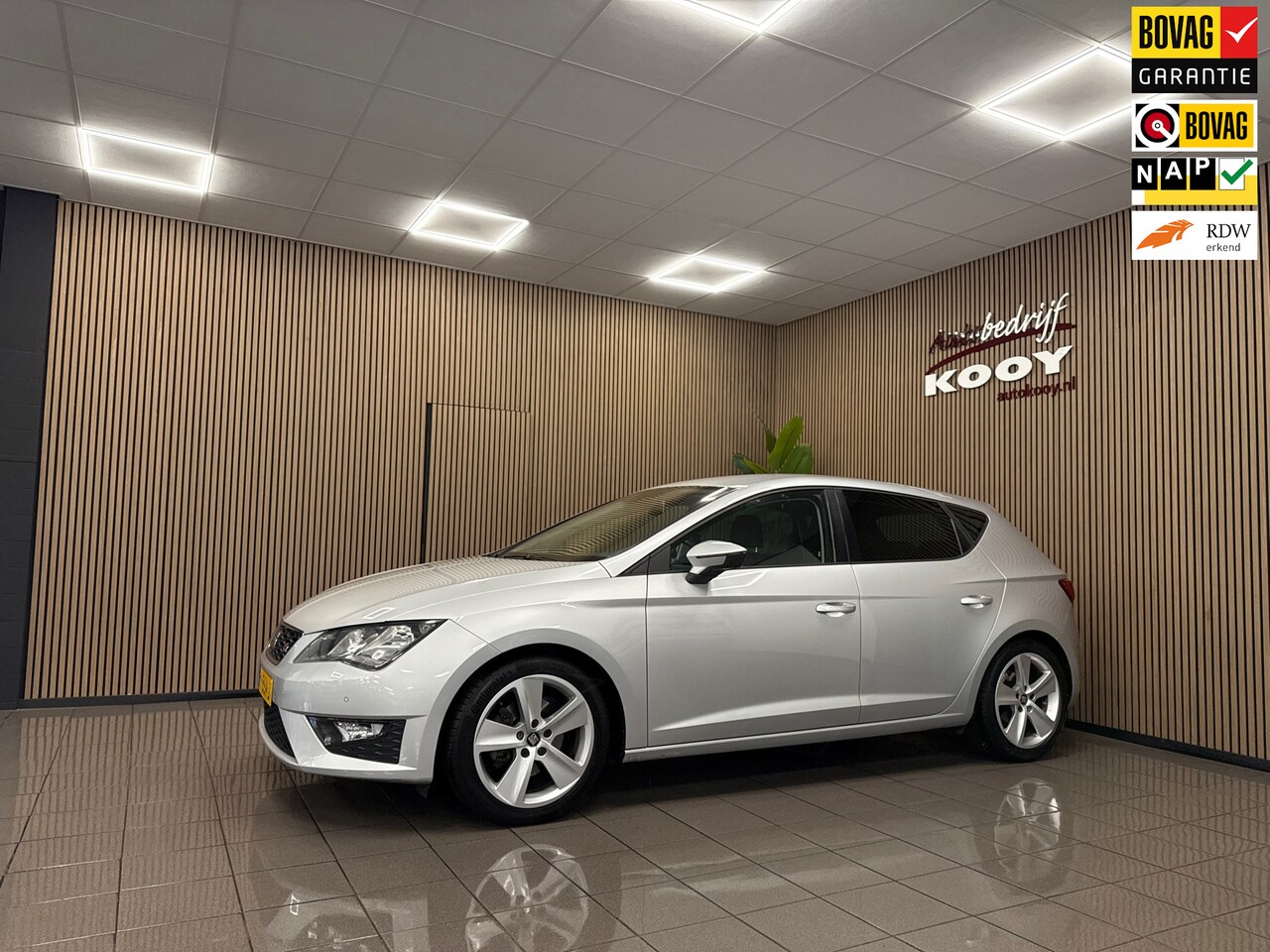 SEAT Leon - 1.4 EcoTSI FR Connect * NL Auto / Camera / Navigatie / Trekhaak * - AutoWereld.nl