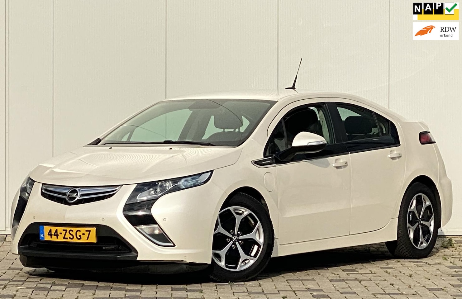 Opel Ampera - 1.4 HYBRIDE BENZINE EN ELEKTRISCH 1STE EIGENAAR DEALER ONDERHOUD - AutoWereld.nl
