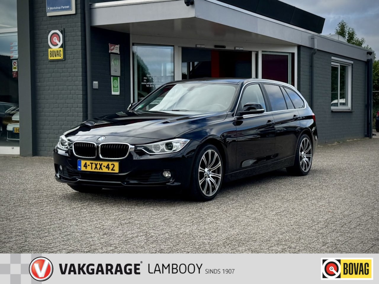 BMW 3-serie Touring - 320i 184PK Executive Navi Trekhaak 2e eigenaar - AutoWereld.nl