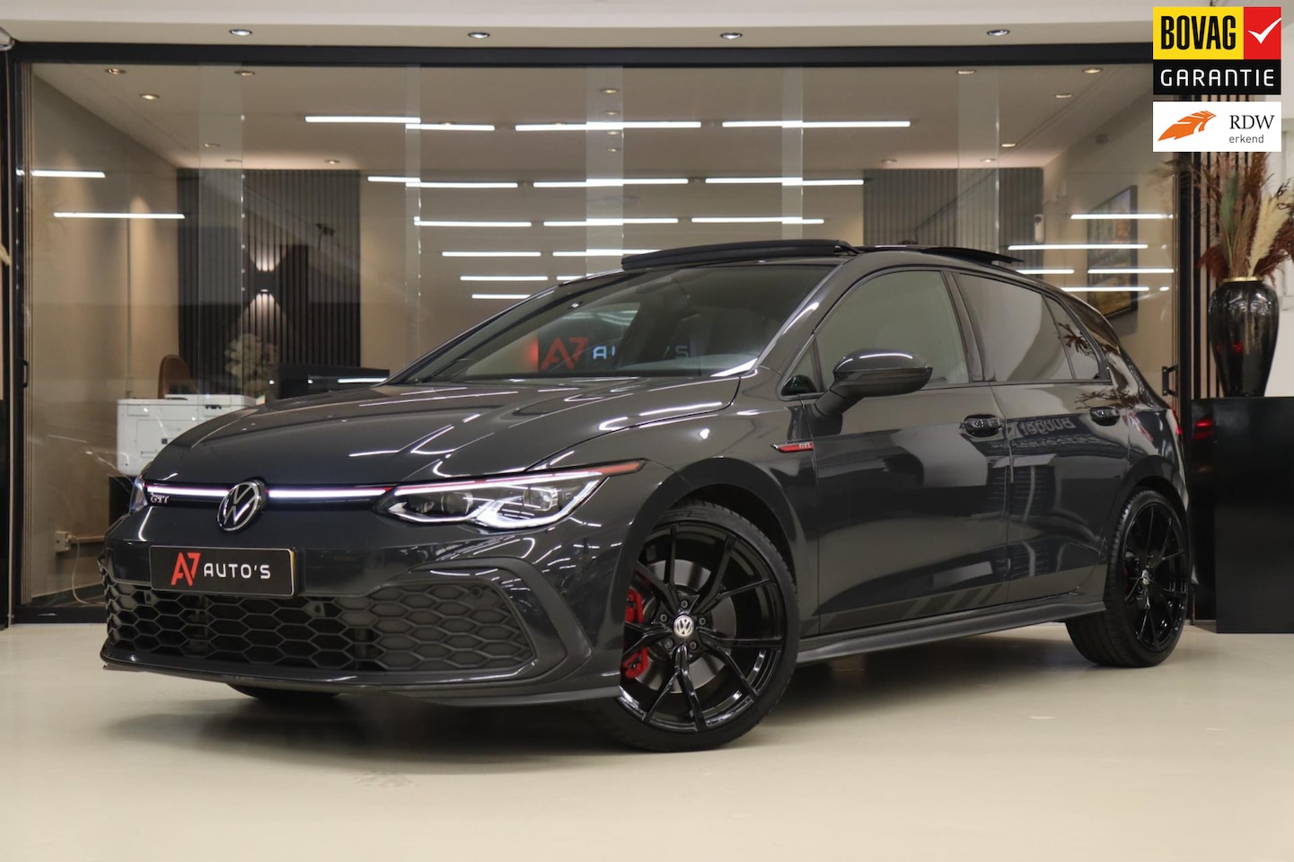 Volkswagen Golf - 2.0 TSI GTI PANO / CARPLAY / H&K / CAM / VOL - AutoWereld.nl