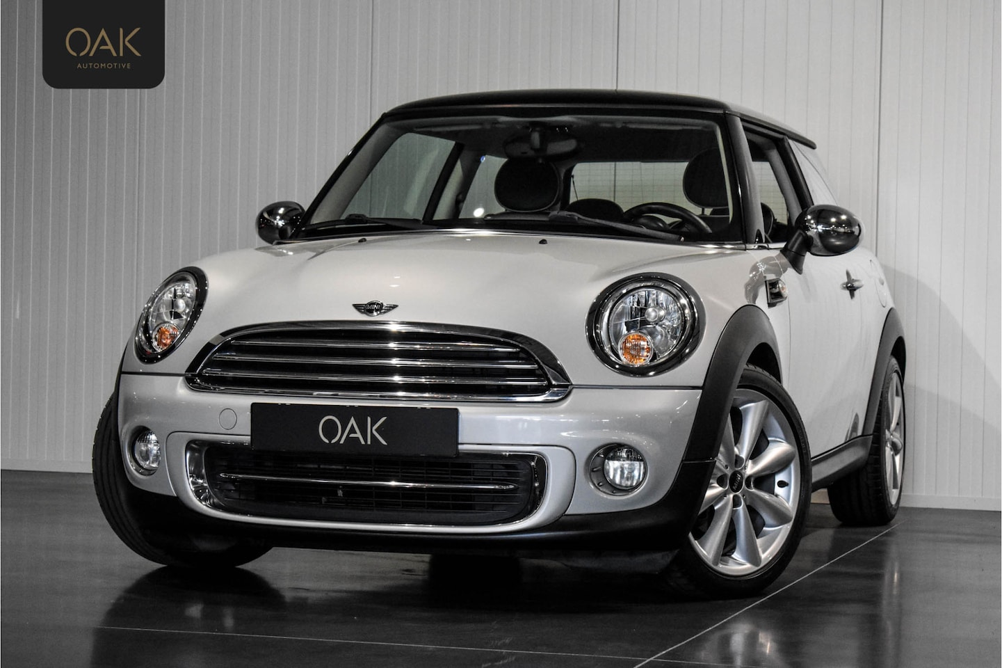 MINI Cooper - Mini 1.6 10 Years II | Wired | Navigatie | Lounge Leder | 17"LM | NL Auto | White Silver - AutoWereld.nl