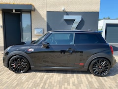 MINI John Cooper Works - 2.0 John Cooper Works Essential Automaat 8 traps