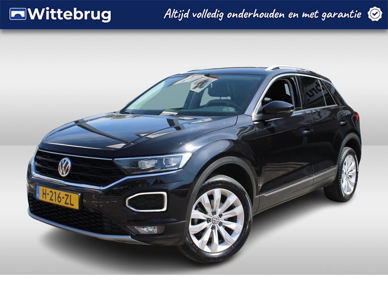 Volkswagen T-Roc - 1.5 TSI 150pk Sport DSG Automaat / Navigatie / LM 17 inch / LED koplampen / Parkeersensore - AutoWereld.nl