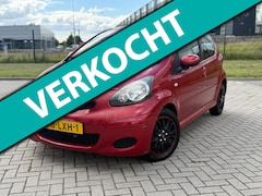 Toyota Aygo - 1.0-12V Bordeauxrood Airco Half Leer