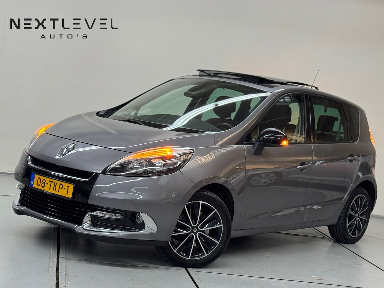Renault Scénic - 2.0 Bose AUT Pano Navi Camera Leder Stoelverwarming NL Auto - AutoWereld.nl
