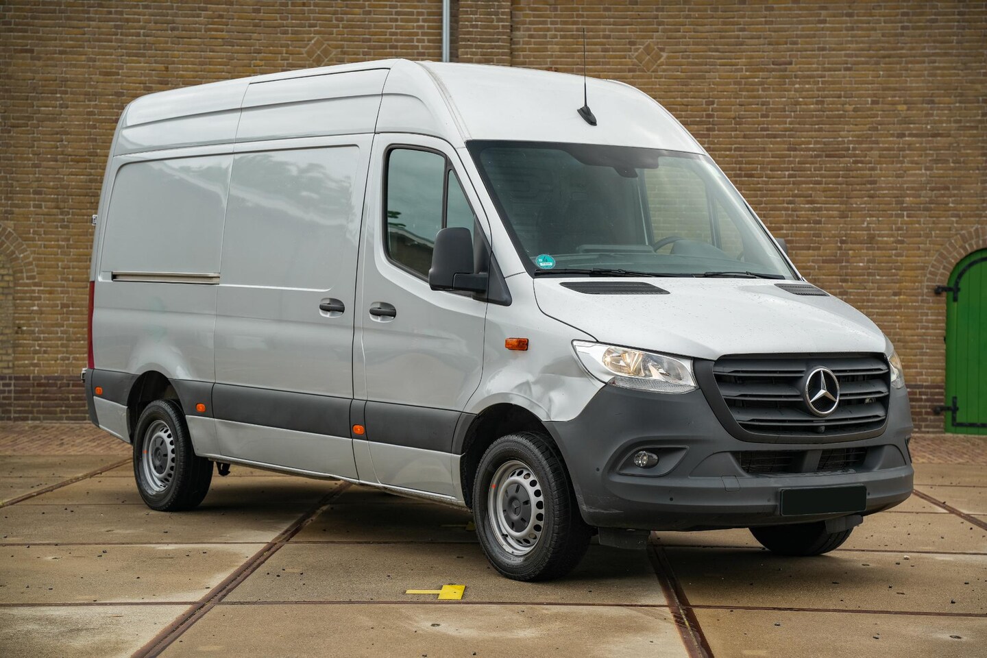 Mercedes-Benz Sprinter - 317 1.9 CDI L2H2 RWD Navigatie Clima Camera Cruise DAB+ Stoelverw. - AutoWereld.nl