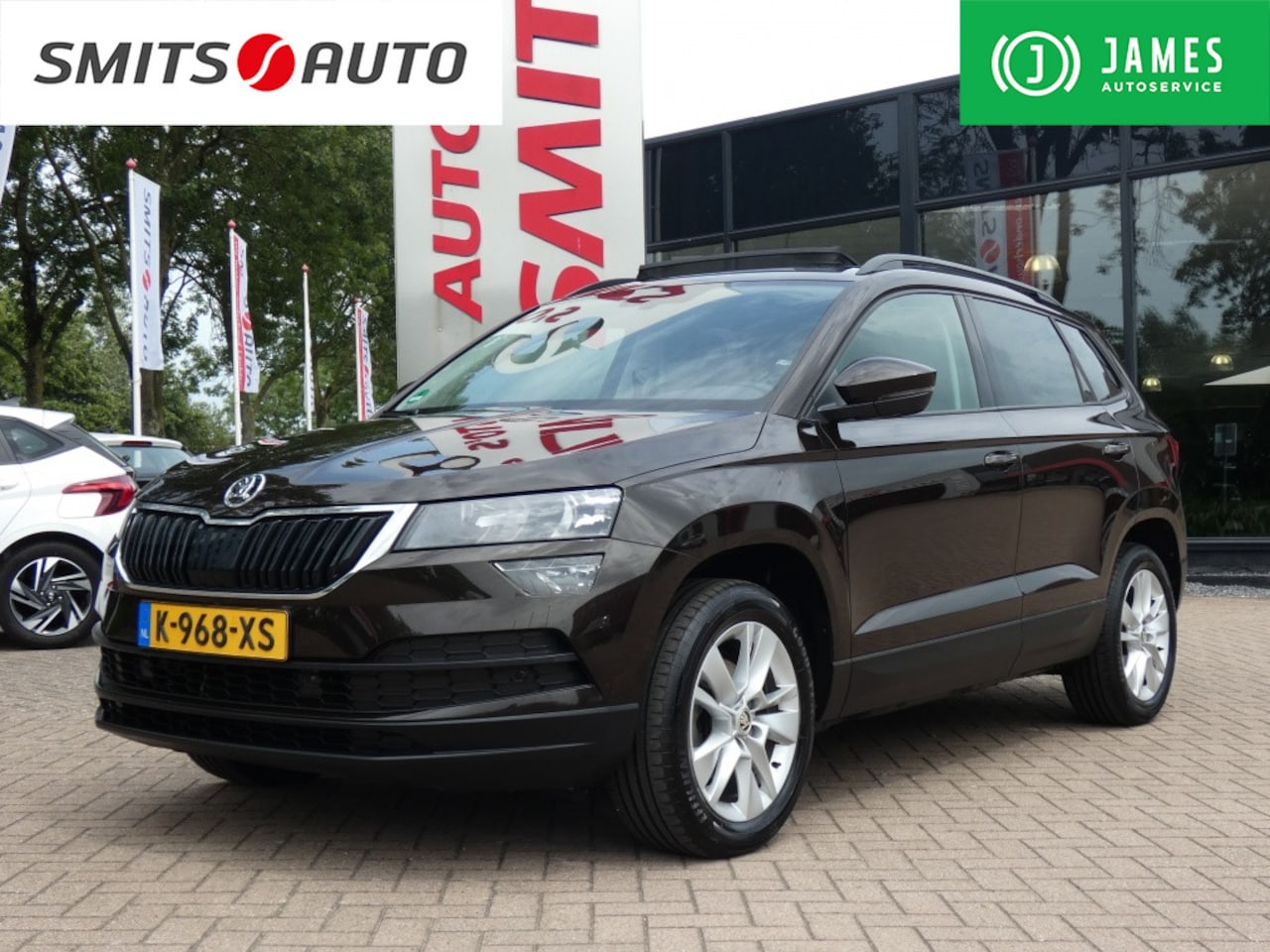 Skoda Karoq - 1.5 TSI ACT Business Edition | Pano/Open dak | Trekhaak - AutoWereld.nl