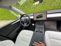 Tesla Model Y - RWD