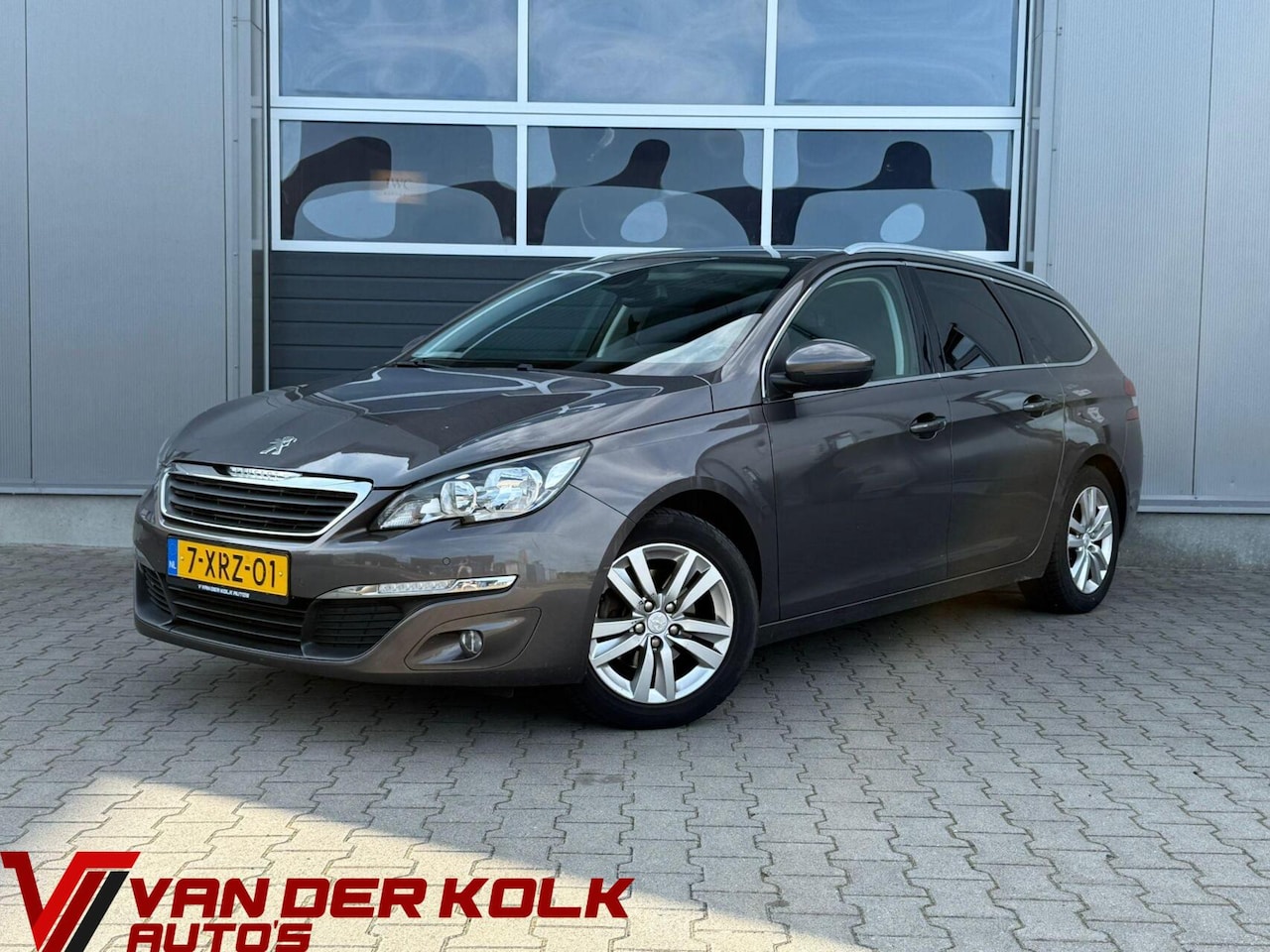 Peugeot 308 SW - 1.6 BlueHDI Blue Lease Executive Panorama Nieuwe D-Riem Navi Cruise Climate - AutoWereld.nl