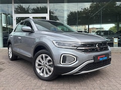 Volkswagen T-Roc - 1.5 TSI 150pk 7-DSG| Carplay| Camera|Auto park| Dode hoek|Virtual Cockpit|Rijklaar incl.BO