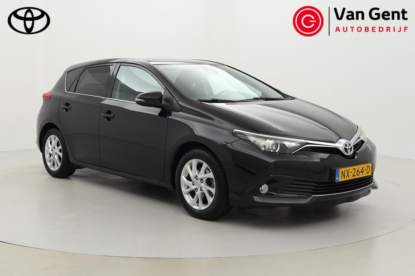 Toyota Auris - 1.2T Trend | Panoramadak | Trekhaak | Navigatie | Cruise Control | Clima | Camera | 16 inc - AutoWereld.nl