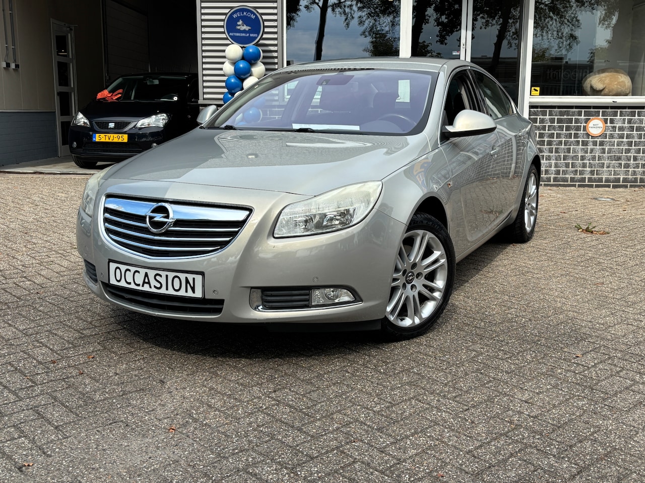 Opel Insignia - 2.0 T Sport 4x4 | 220pk. Navi. Trekh. 1800kg trekgewicht. - AutoWereld.nl