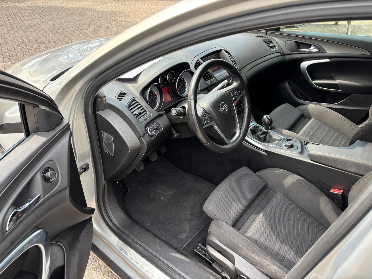 Opel Insignia - 2.0 T Sport 4x4 | 220pk. Navi. Trekh. 1800kg trekgewicht.