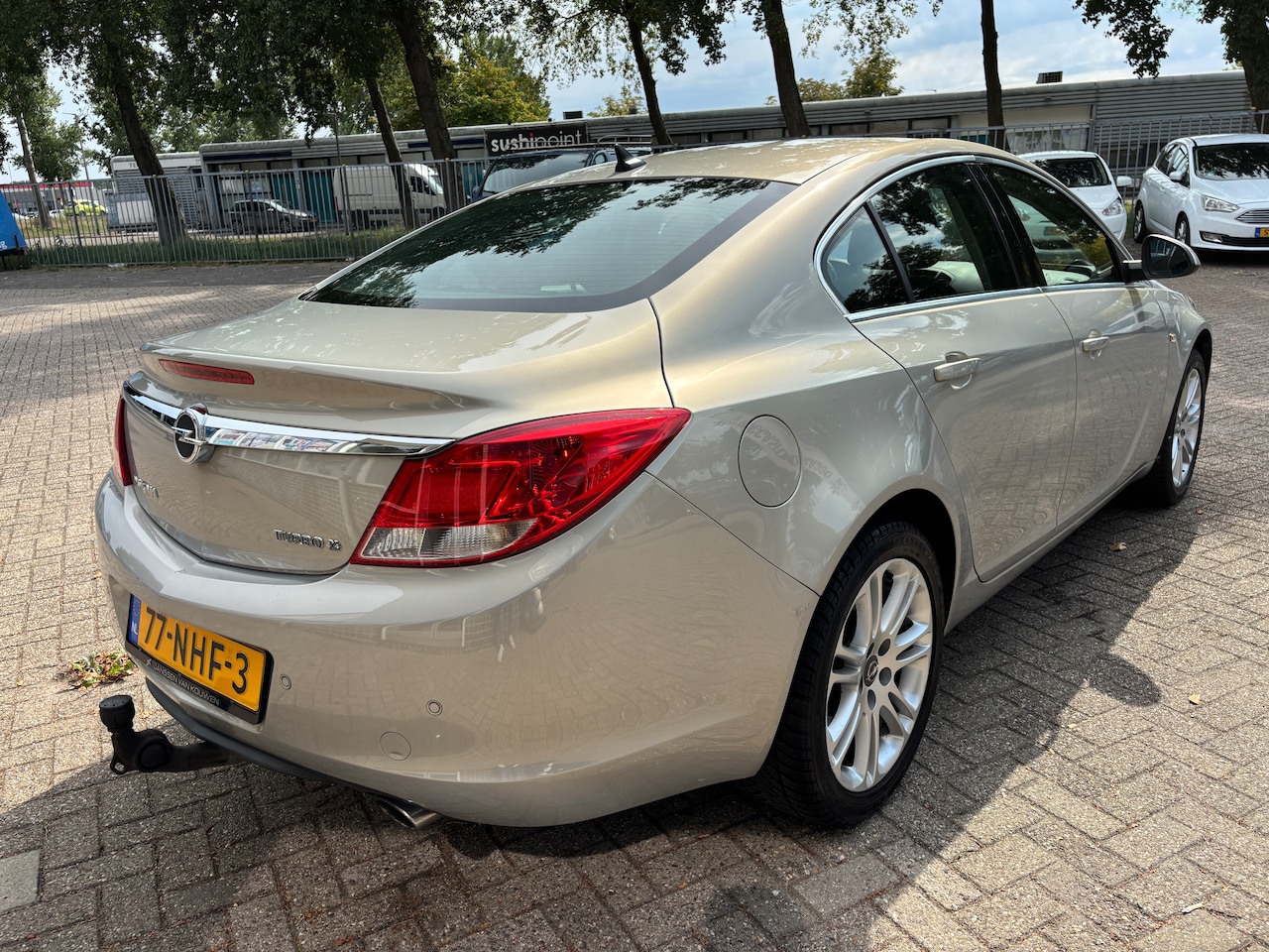 Opel Insignia - 2.0 T Sport 4x4 | 220pk. Navi. Trekh. 1800kg trekgewicht.