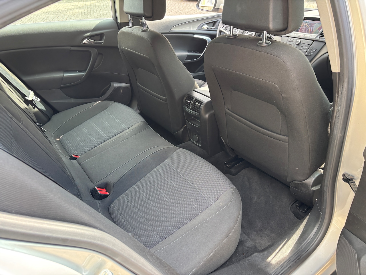 Opel Insignia - 2.0 T Sport 4x4 | 220pk. Navi. Trekh. 1800kg trekgewicht.