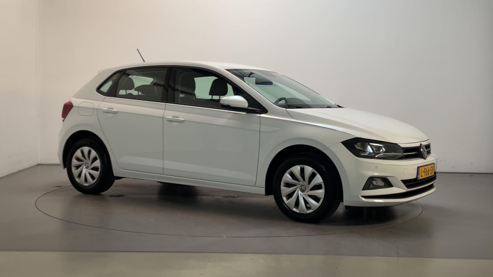 Volkswagen Polo - 1.0 TSI Comfortline Business Parkeersensoren Climate Control Navigatie DAB+ - AutoWereld.nl