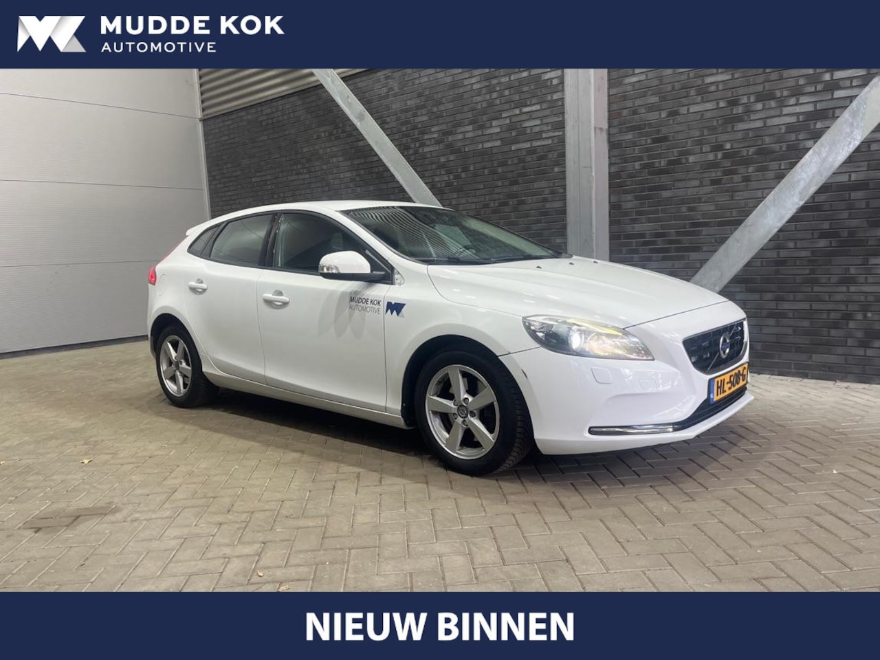 Volvo V40 - 1.6 T2 | Stoelverwarming | Cruise Control | PDC Achter | 17 Inch - AutoWereld.nl