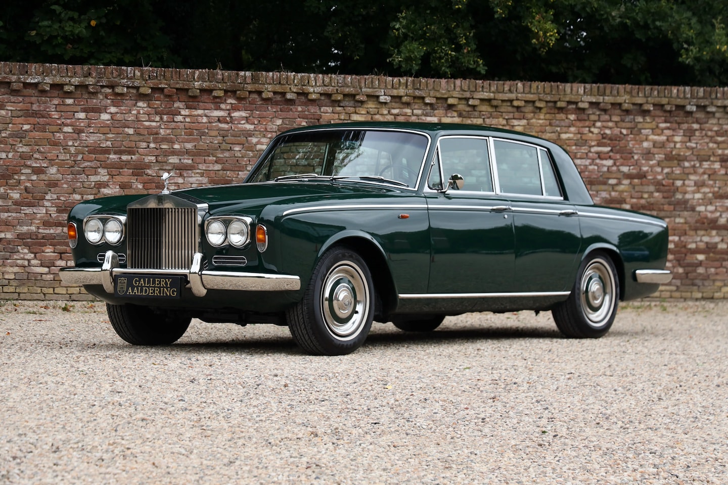 Rolls-Royce Silver Shadow - Saloon "Chippendale dash" Restored and rebuilt condition, Offered in British Racing Green - AutoWereld.nl