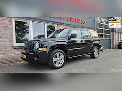 Jeep Patriot - 2.4 Sport Adventure Trekhaak 4WD Airco NAP Schuif/Kanteldak 170PK