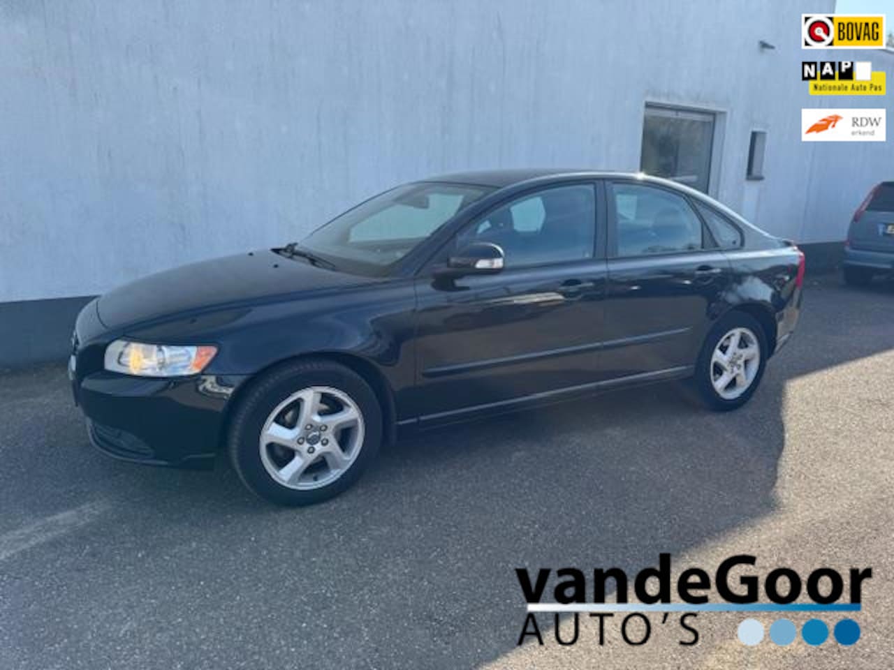 Volvo S40 - 2.0 Sport 2.0 Sport, '10, 148000 km, airco, cruise controle, trekhaak, parkeer-sensoren ! - AutoWereld.nl