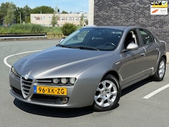 Alfa Romeo 159 - 1.8 mpi Business // CLIMATE // MULTIMEDIA // RIJD SCHAKELT GOED