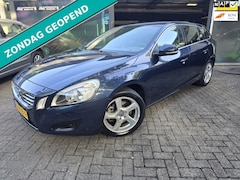 Volvo V60 - 1.6 T4 Momentum | AUTOMAAT | 1E EIGENAAR | 12MND GARANTIE | NAVI | CRUISE |