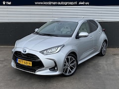 Toyota Yaris - 1.5 Hybrid Launch Edition Lederen bekleding, Dodehoekdetectie, HUD, navigatie Apple Carpla