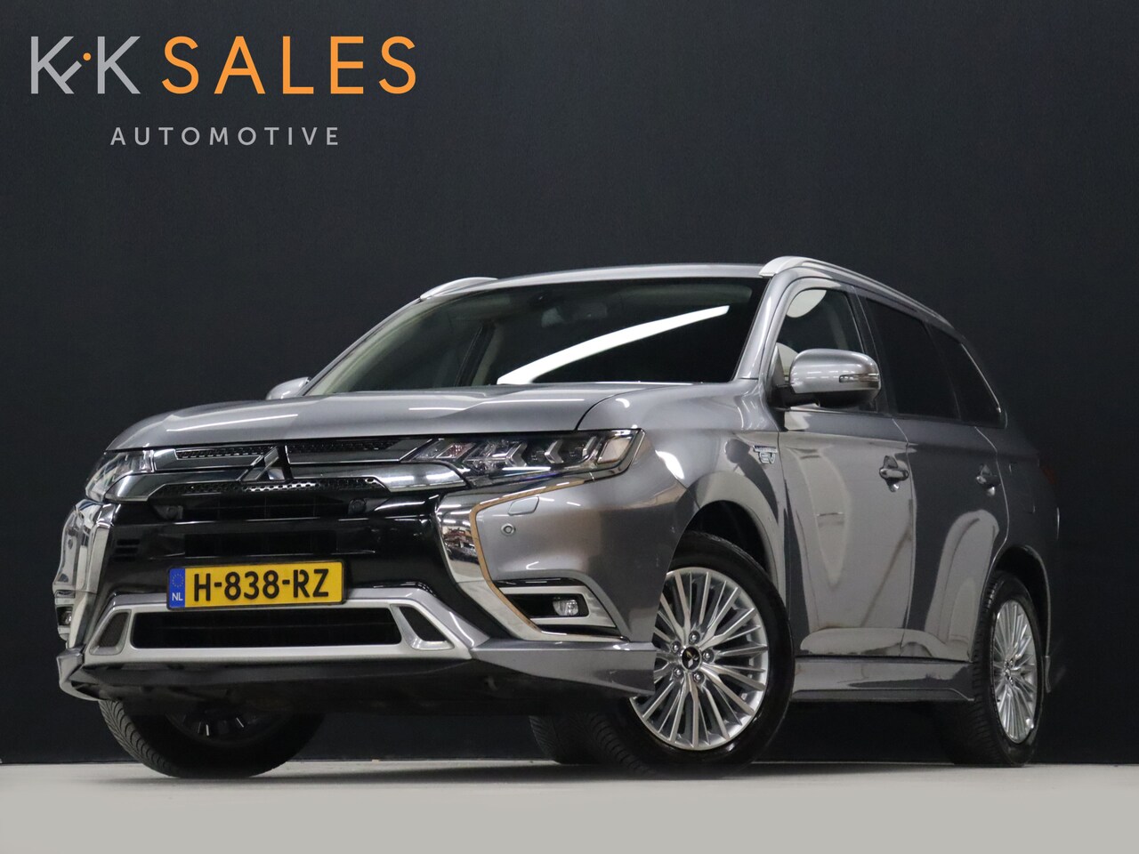 Mitsubishi Outlander - 2.4 PHEV Intense S [TREKHAAK, CAMERA, STOELVERWARMING, HALF LEDER, PDC V+A, CRUISE, CLIMAT - AutoWereld.nl