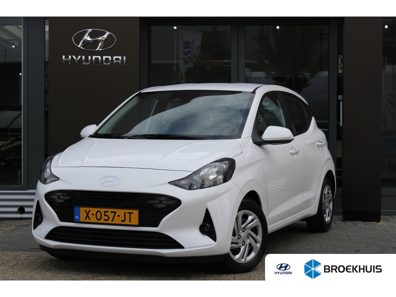 Hyundai i10 - 1.0 Comfort Smart | Achteruitrijcamera | Armsteun voor | Audio-navigatie full map - AutoWereld.nl
