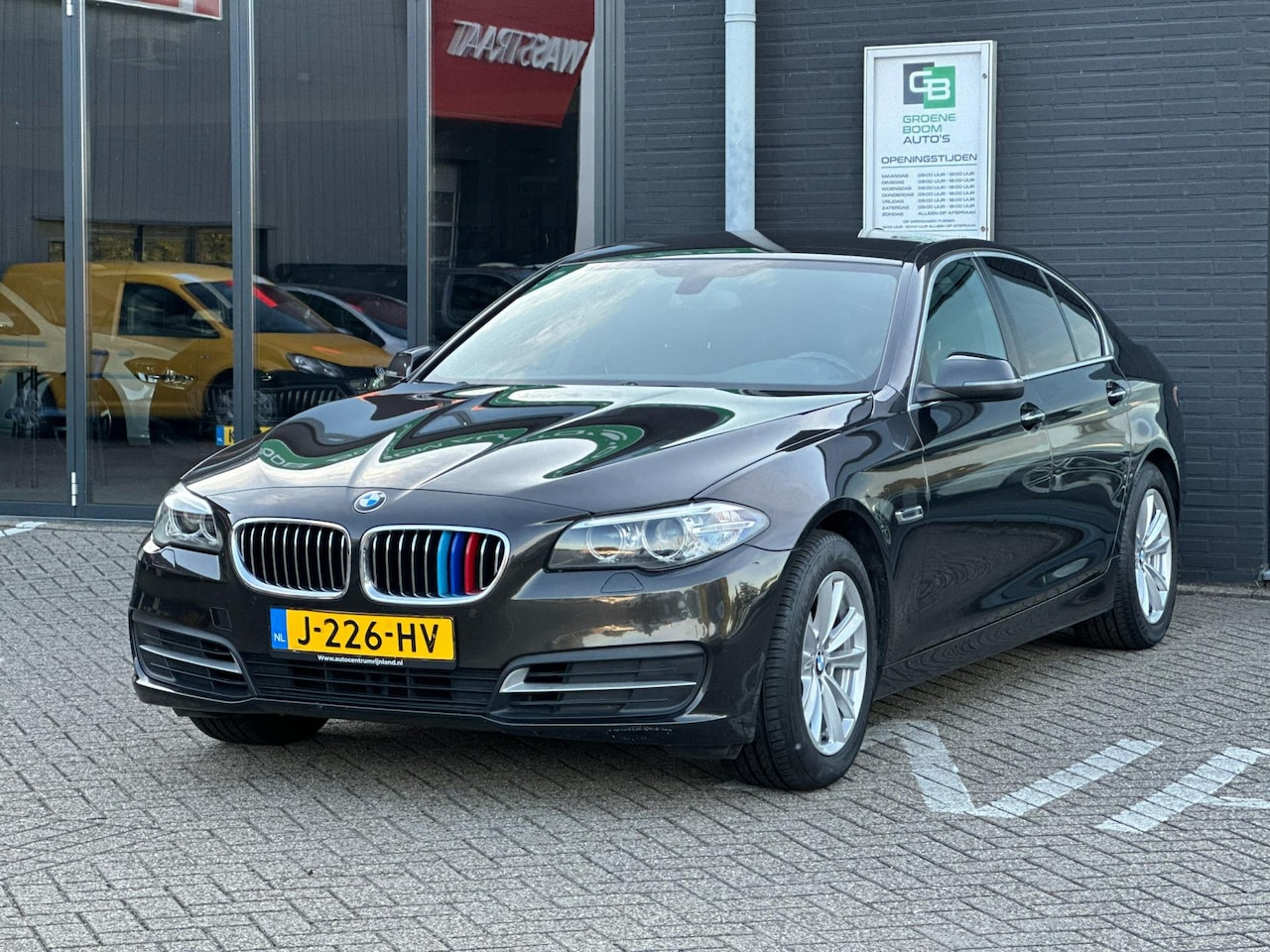 BMW 5-serie - 520d High Executive/CAMERA/NAVI/XENON/NETTE STAAT!! - AutoWereld.nl