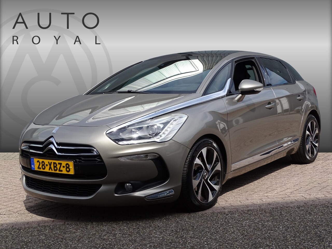 Citroën DS5 - 1.6 THP So Chic AUTOMAAT| PANORAMADAK| LEDER SPORT INTERIEUR| NAVIGATIE| CAMERA| AIRCO/ECC - AutoWereld.nl