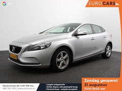 Volvo V40 - 1.5 T2 Momentum Airco Navigatie Parkeersensoren Radio Lichtmetalen velgen Elektrische rame