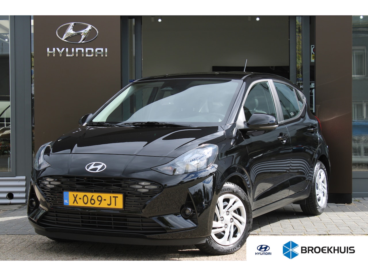 Hyundai i10 - 1.0 Comfort Smart | Achteruitrijcamera | Armsteun voor | Audio-navigatie full map - AutoWereld.nl