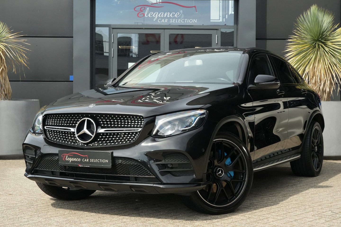 Mercedes-Benz GLC-klasse Coupé - 350e 4MATIC Premium Plus 320pk Panoramadak/Stoelverwarming/Camera - AutoWereld.nl