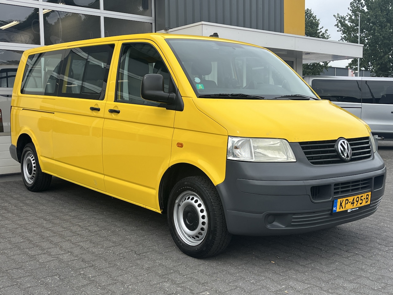 Volkswagen Transporter Kombi - 2.5 TDI 340 L2 9-persoons BPM/ BTW vrij Verlengde uitvoering Marge Personenvervoer Persone - AutoWereld.nl