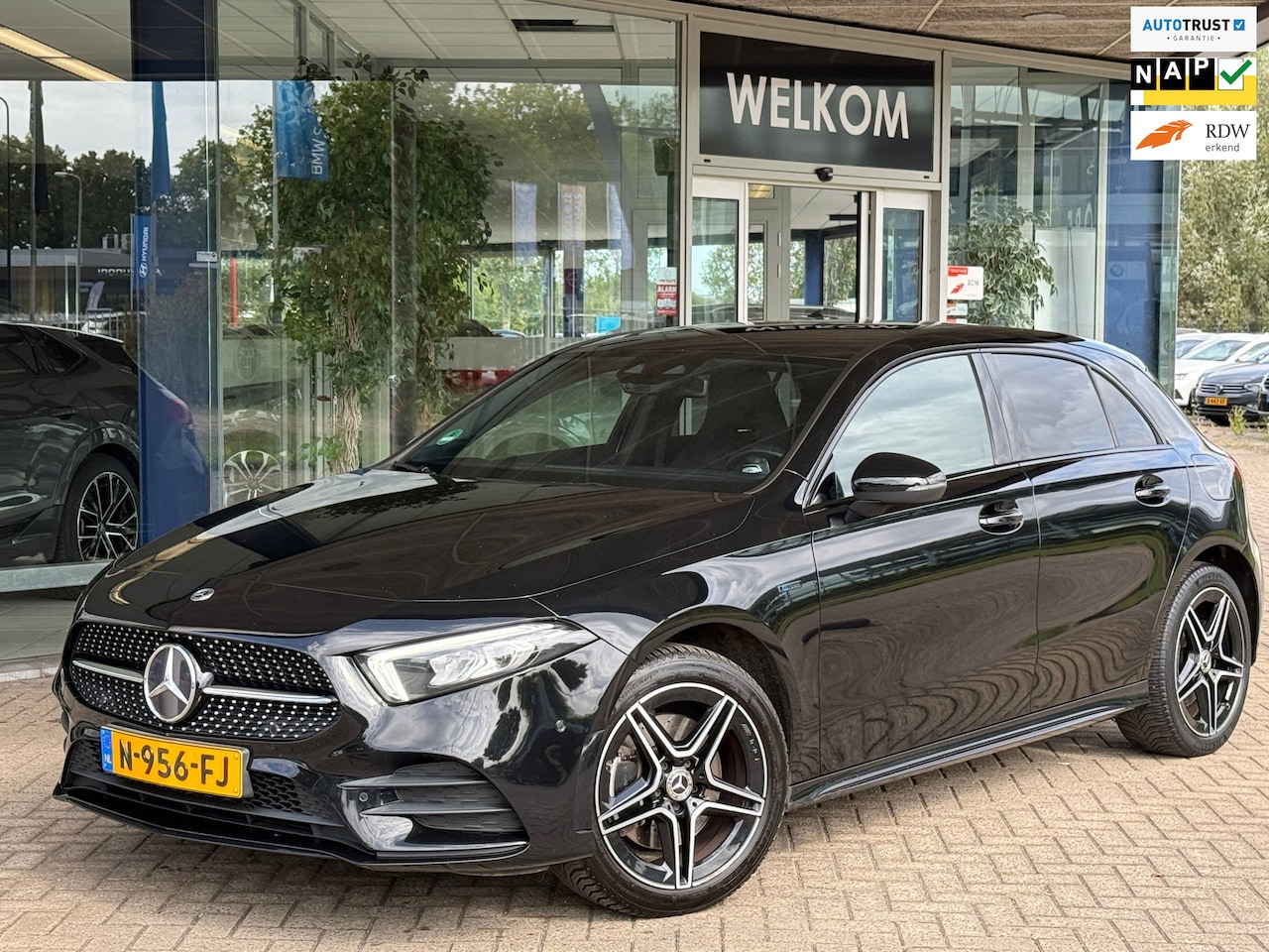 Mercedes-Benz A-klasse - 250 e AMG Night Limited Sfeer|Camera|Dealer Onderhouden - AutoWereld.nl