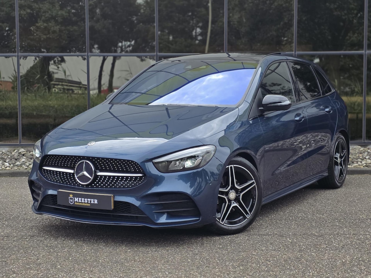 Mercedes-Benz B-klasse - 180 Business Solution AMG|PANO|CAMERA - AutoWereld.nl