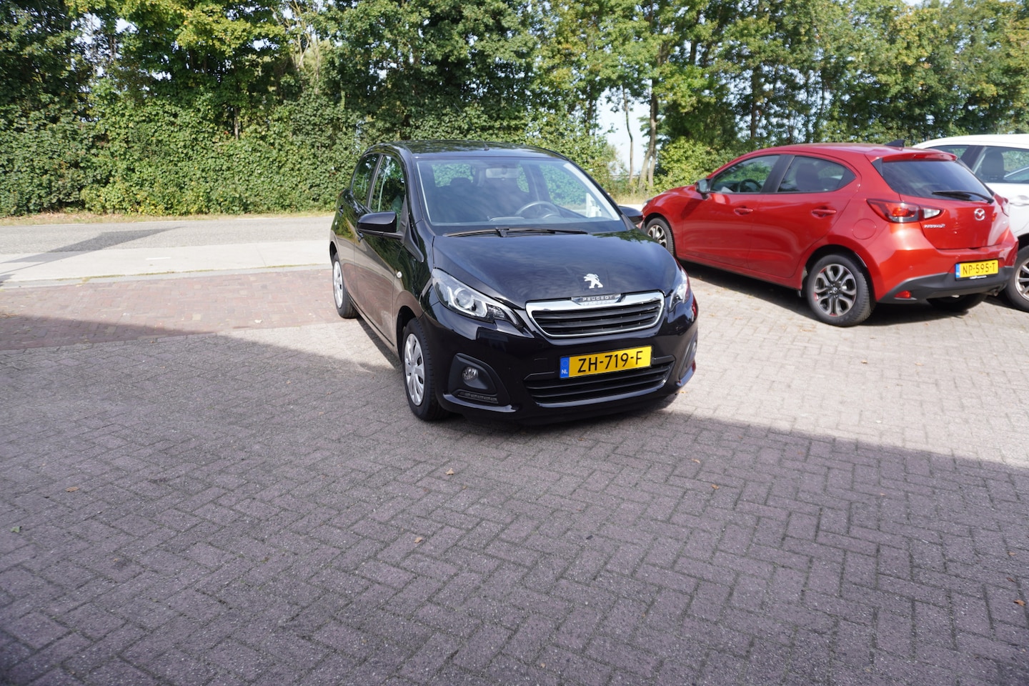 Peugeot 108 - 1.0 e-VTi Blue Lease CARPLAY AIRCO 5-DEURS - AutoWereld.nl