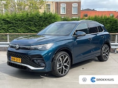 Volkswagen Tiguan - 1.5 eHybrid R-Line Edition | Panormadak | Stuur en stoelverwarming | Camera achter | Apple