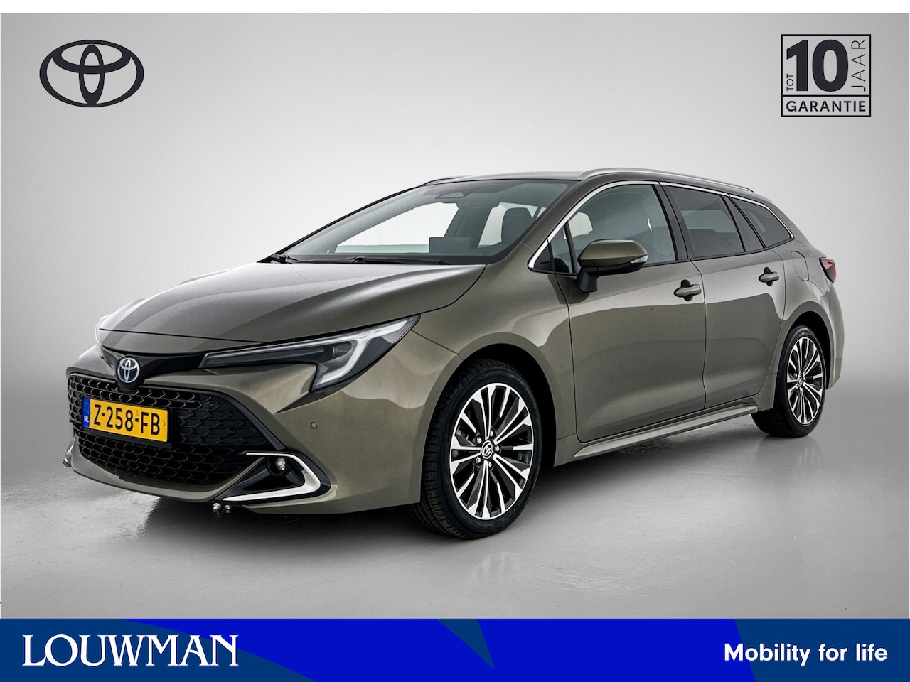 Toyota Corolla Touring Sports - Hybrid 140 Dynamic | Half lederen bekleding | Parkeersensoren voor en achter | Stoelverwar - AutoWereld.nl