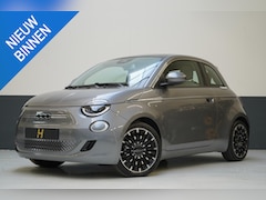 Fiat 500e - La Prima 42 kWh | Lederen bekleding | Navigatie | Achteruitrijcamera | Panoramadak | Adapt