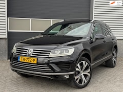 Volkswagen Touareg - 3.0 TDI R-line Pano Xenon trekhaak