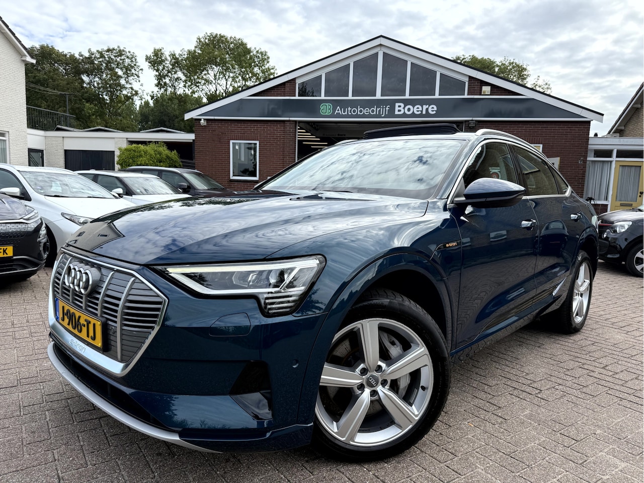 Audi e-tron Sportback - 50 quattro Business Plus Panoramadak, Stoelverwarming, Leer - AutoWereld.nl