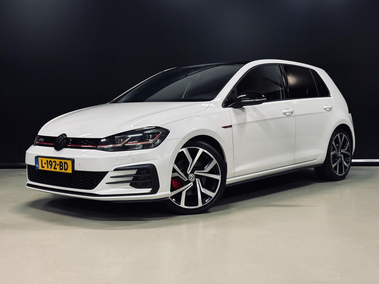 Volkswagen Golf - 2.0 TSI GTI Performance 2.0 TSI GTI Performance, Pano, Virtual Cockpit, Voll Led, ACC, Apple Carplay, Cam, Clima, - AutoWereld.nl