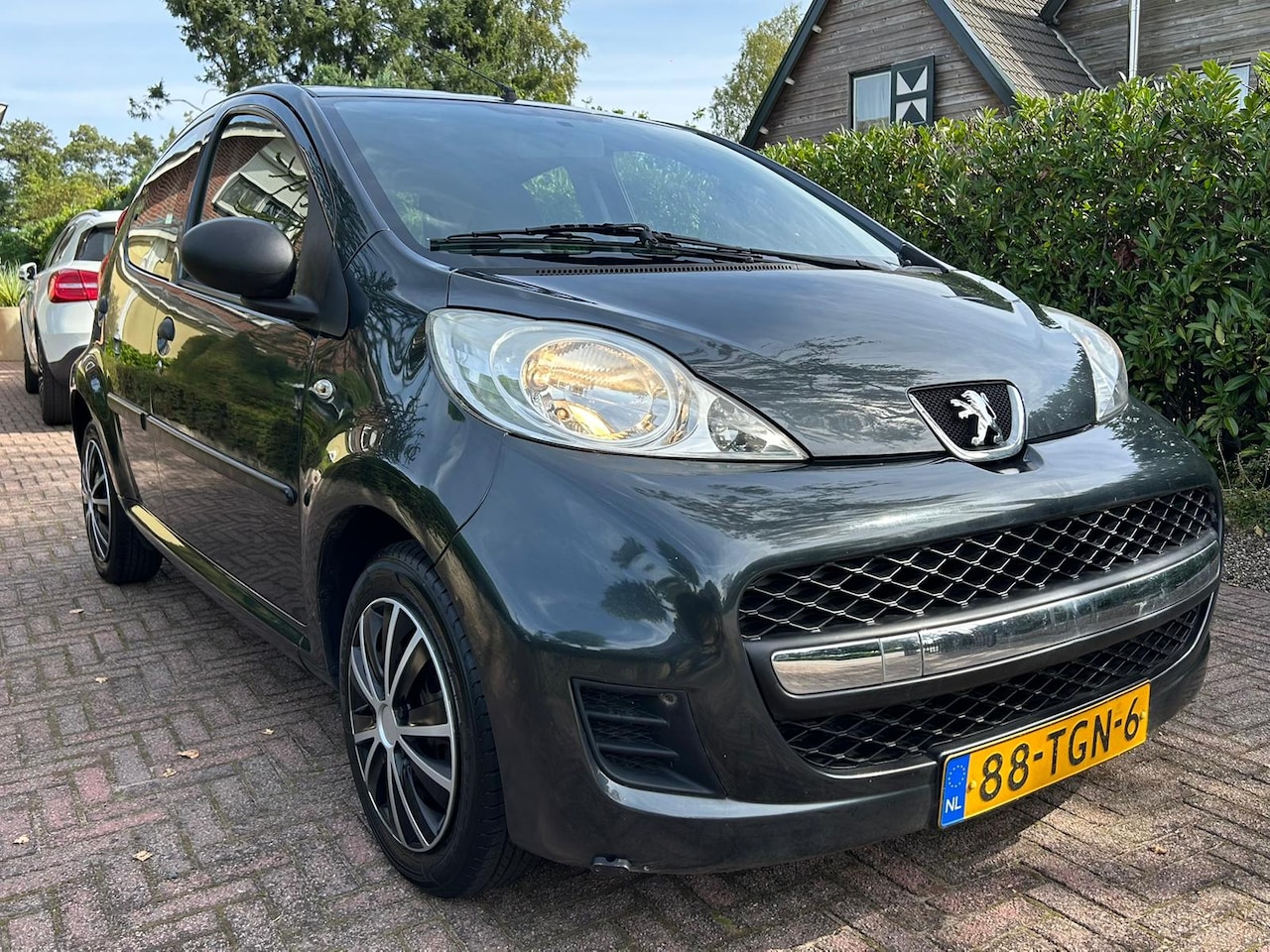 Peugeot 107 - 1.0-12V XR Nieuwe apk. - AutoWereld.nl