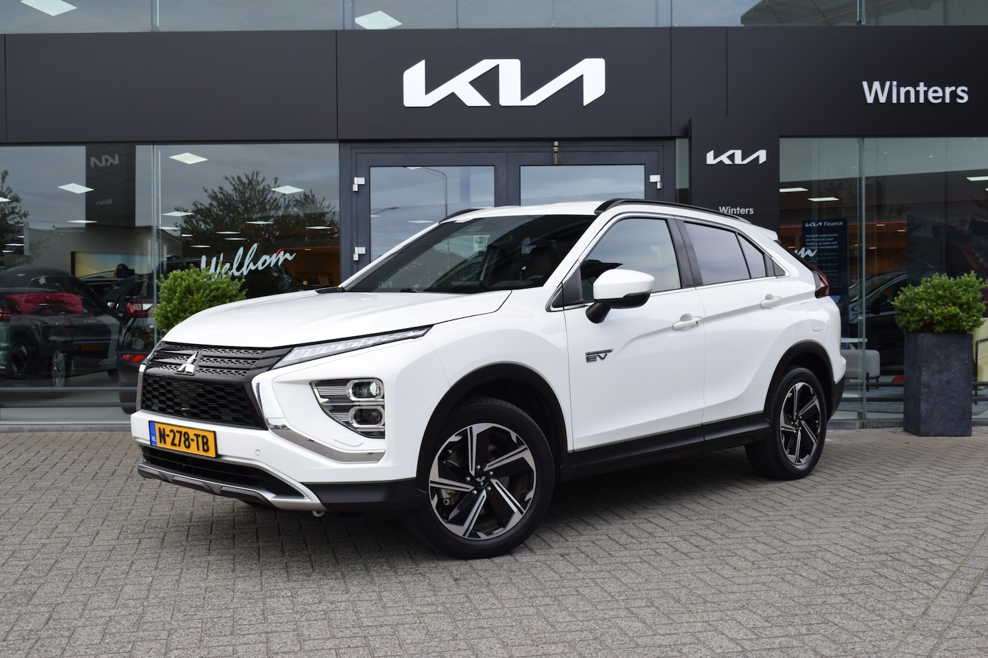 Mitsubishi Eclipse Cross - 2.4i PHEV Intense+ 4WD Automaat | Climate Control | Cruise Control | Navigatie | Camera | - AutoWereld.nl