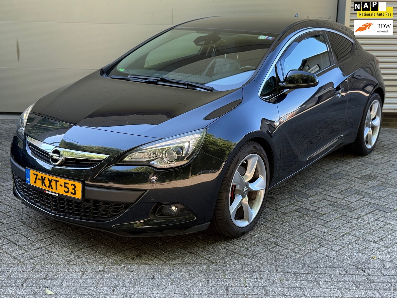 Opel Astra - 1.6 Turbo Sport 170pk l Automaat l Sportuitlaat l Xenon l Climate l Cruise l Navi l Leder - AutoWereld.nl