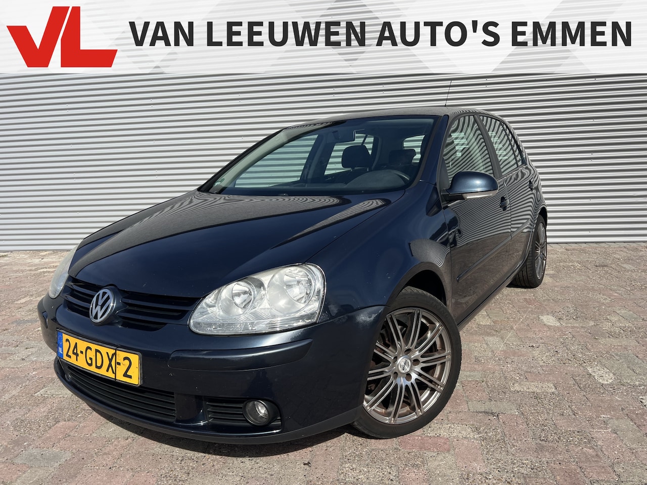 Volkswagen Golf - 1.6 FSI Trendline | Nieuw Binnen! | Airco | Radio CD | Inruilkoopje - AutoWereld.nl