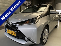 Toyota Aygo - 1.0 VVT-i x-play Airco, Camera, Led